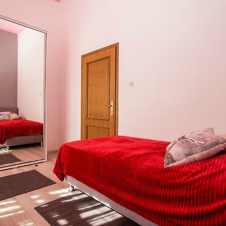 Emanuel Apartman Пула Екстериор снимка