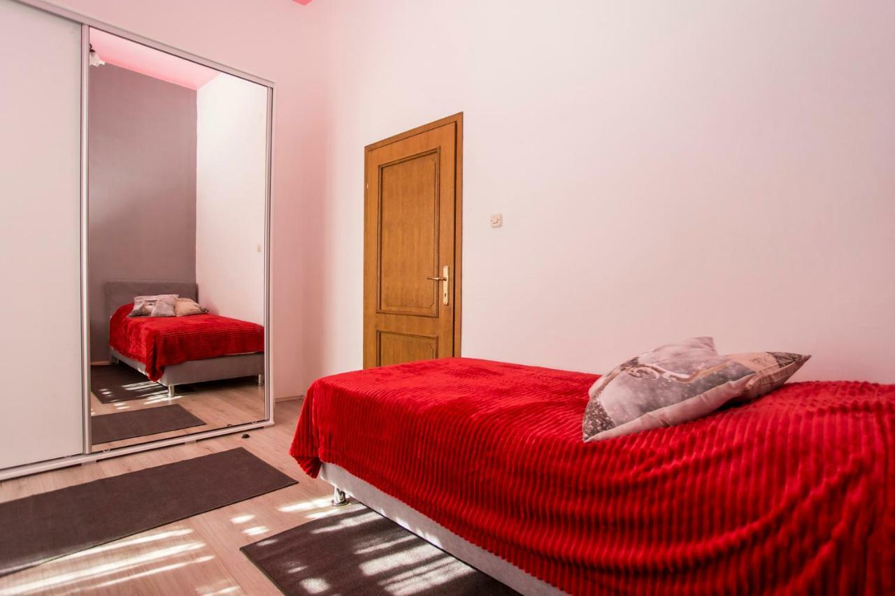 Emanuel Apartman Пула Екстериор снимка