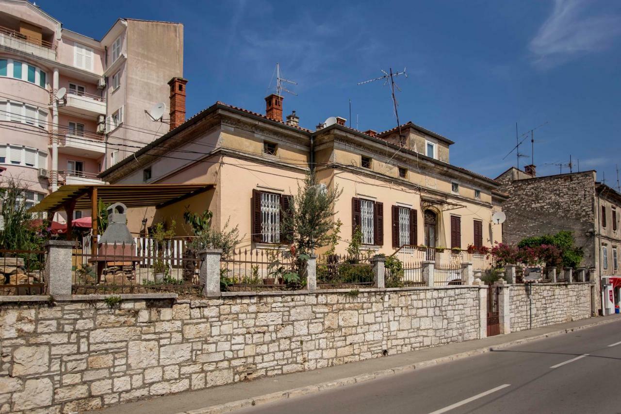Emanuel Apartman Пула Екстериор снимка