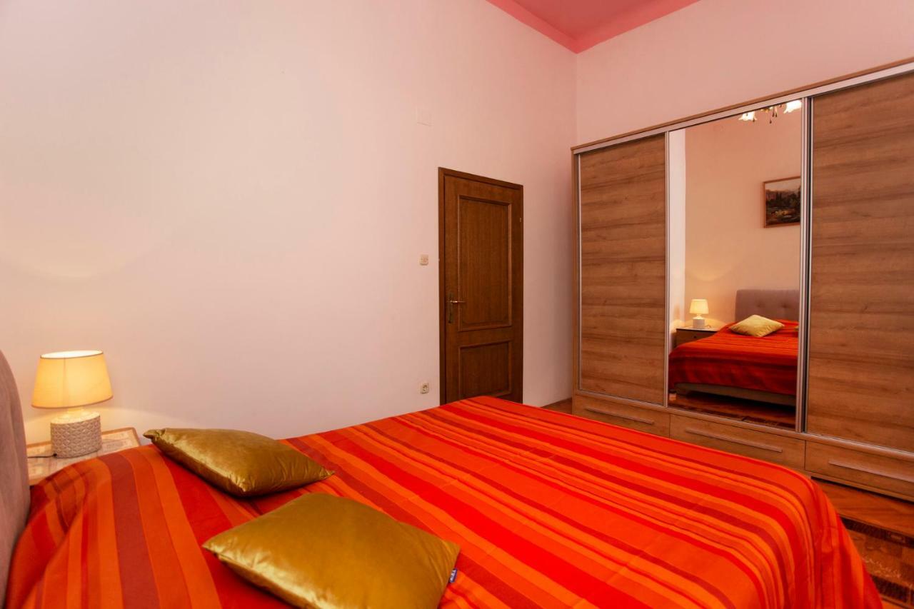 Emanuel Apartman Пула Екстериор снимка