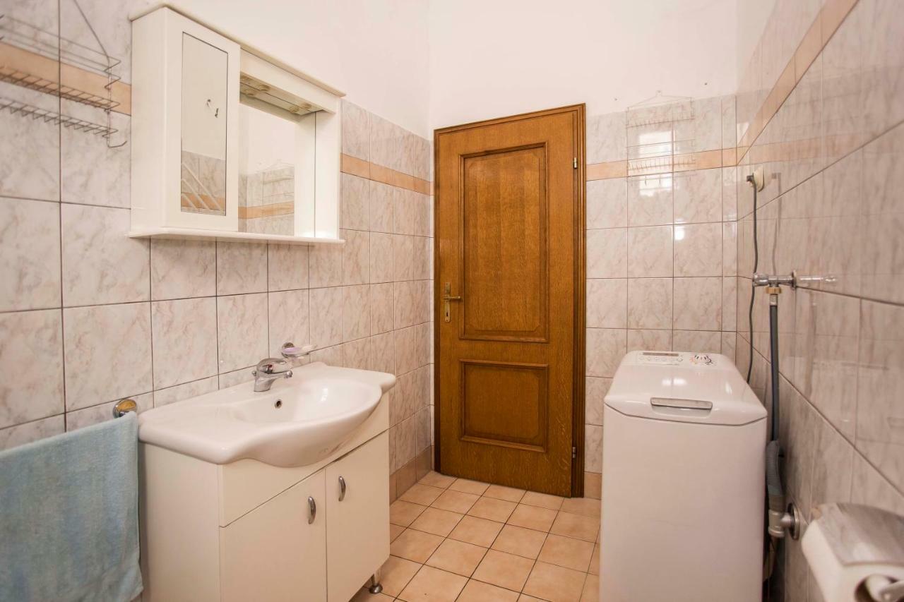 Emanuel Apartman Пула Екстериор снимка