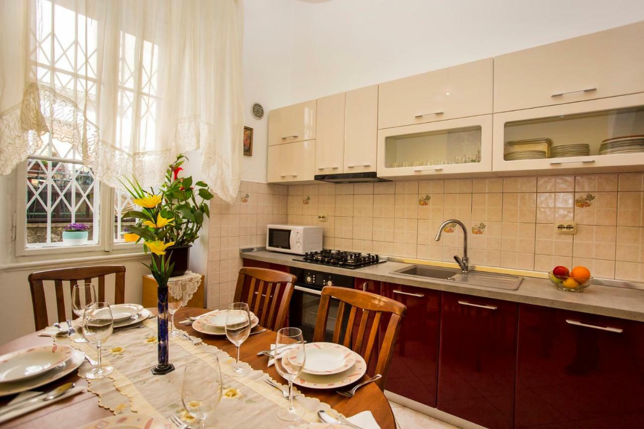 Emanuel Apartman Пула Екстериор снимка