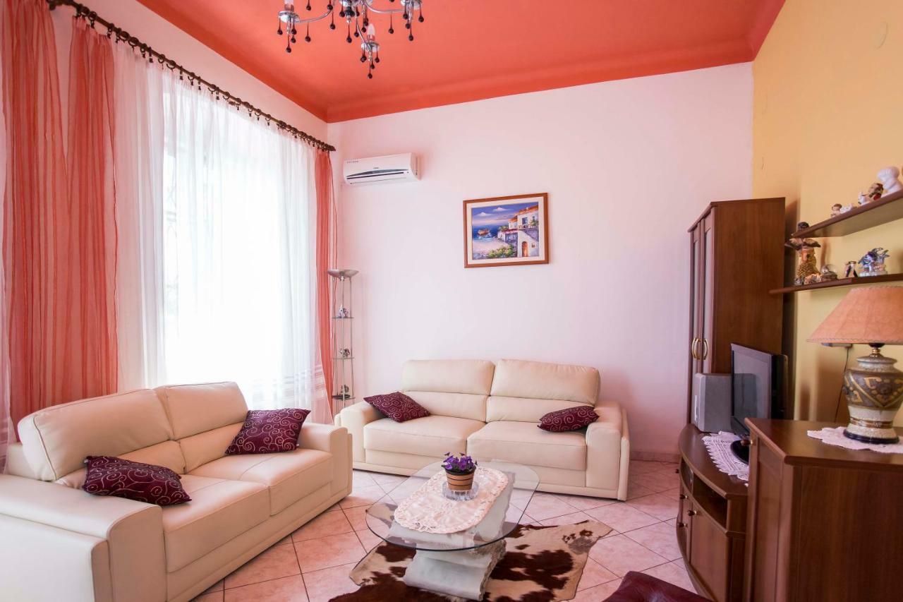 Emanuel Apartman Пула Екстериор снимка