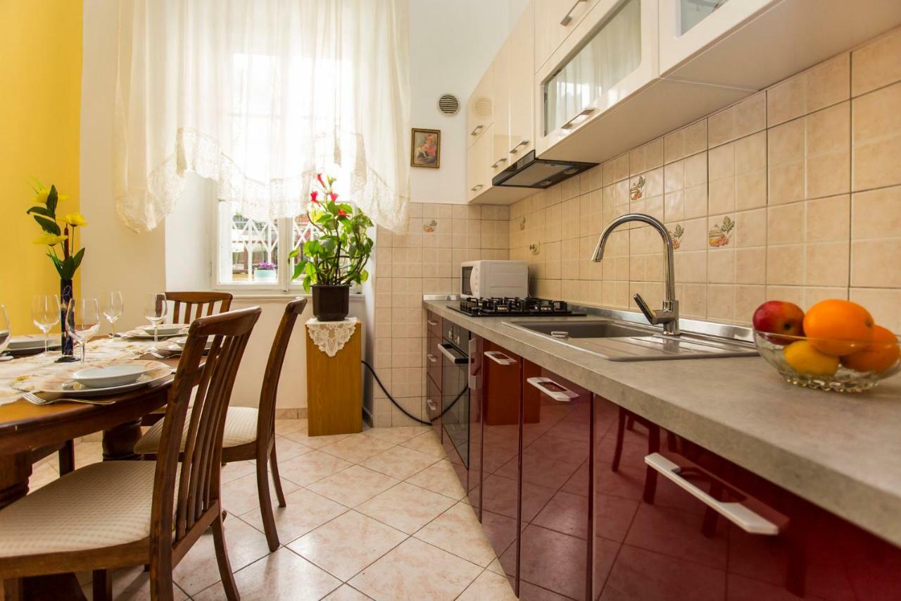 Emanuel Apartman Пула Екстериор снимка