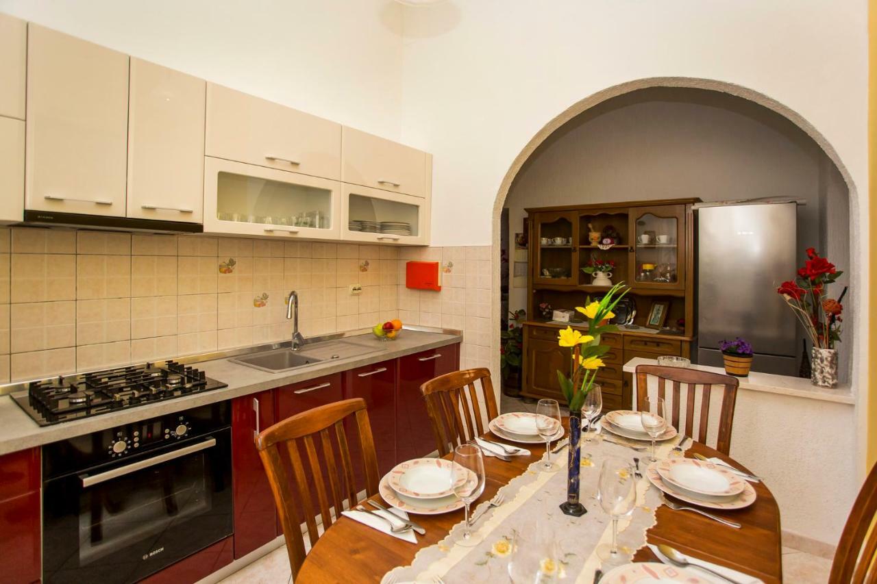 Emanuel Apartman Пула Екстериор снимка