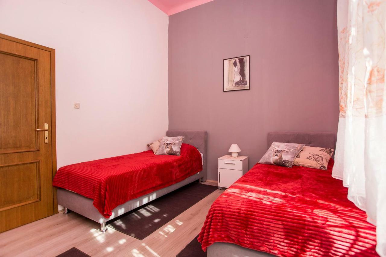 Emanuel Apartman Пула Екстериор снимка