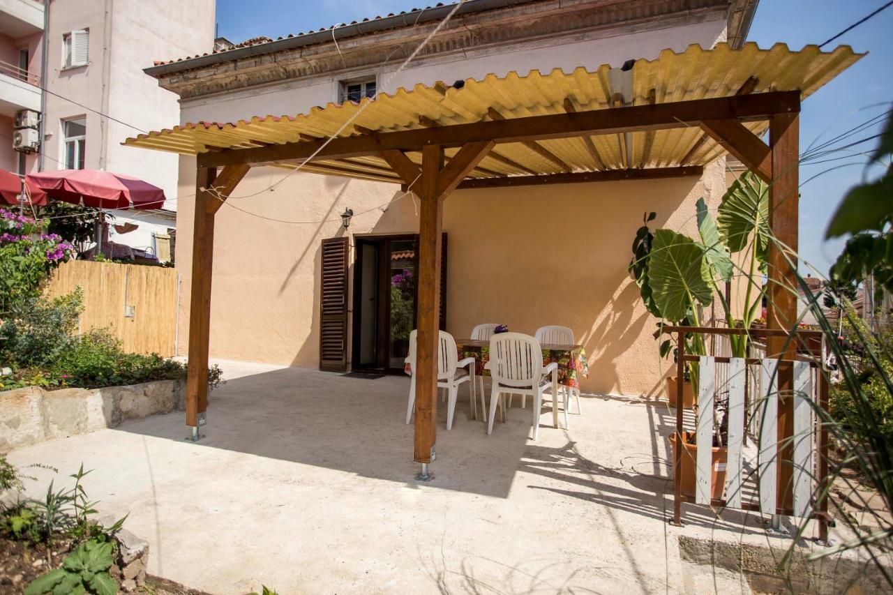 Emanuel Apartman Пула Екстериор снимка